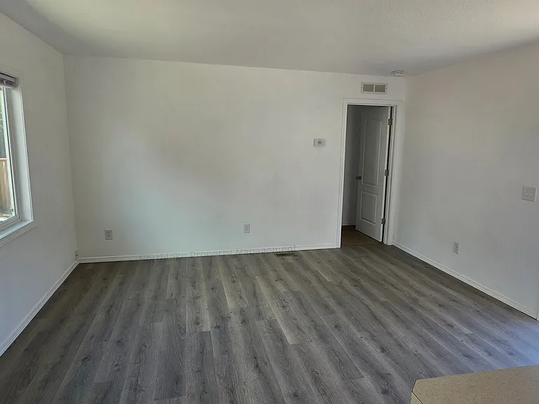3475 Harrison St — Photo 2