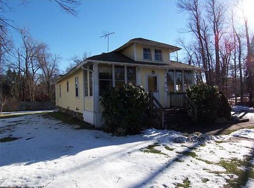 2nd image of 10 Glenwood St