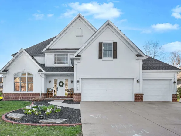 2106 Foxtail Rd, Bloomington, IL 61704