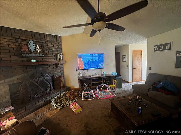 2nd image of 1323 S 123rd East Ave