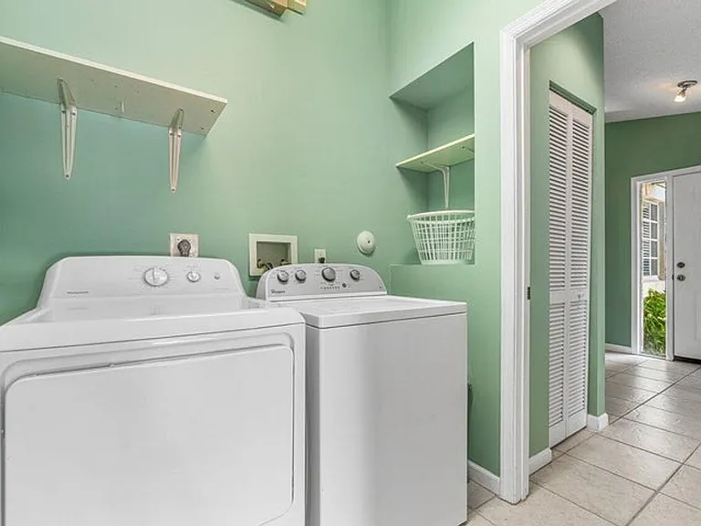 55 N Lakeshore Dr — Photo 19