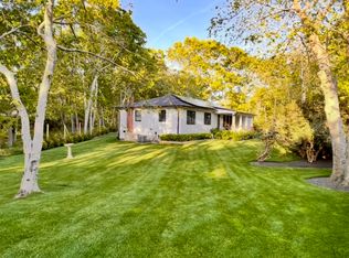 35 W Neck Rd, Southampton, NY 11968