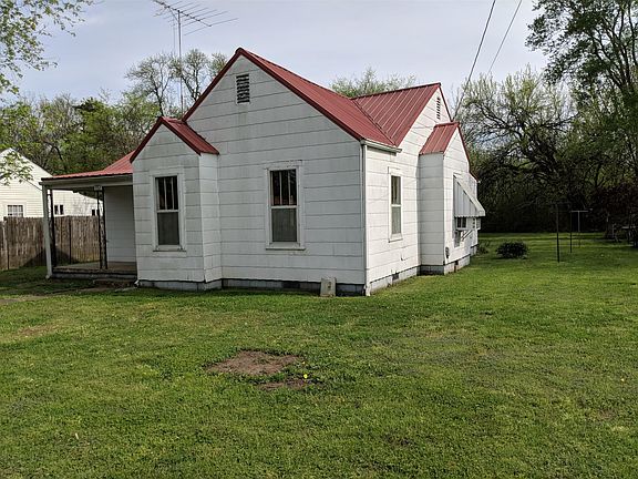 3rd image of 332 Maplewood Dr