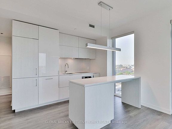 4th image of 20 Richardson St #2603