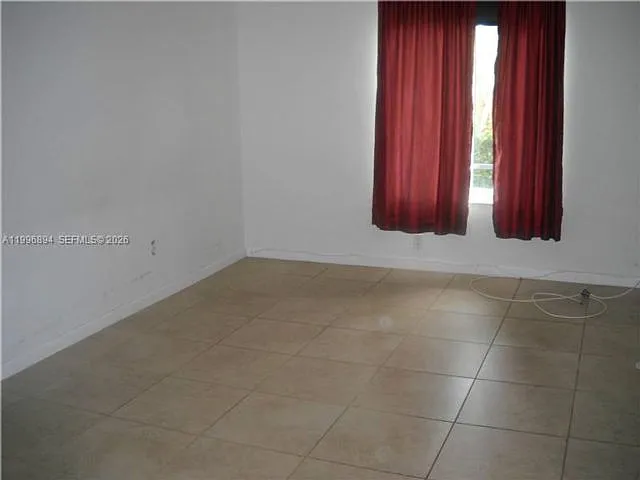 1040 92nd St — Photo 10