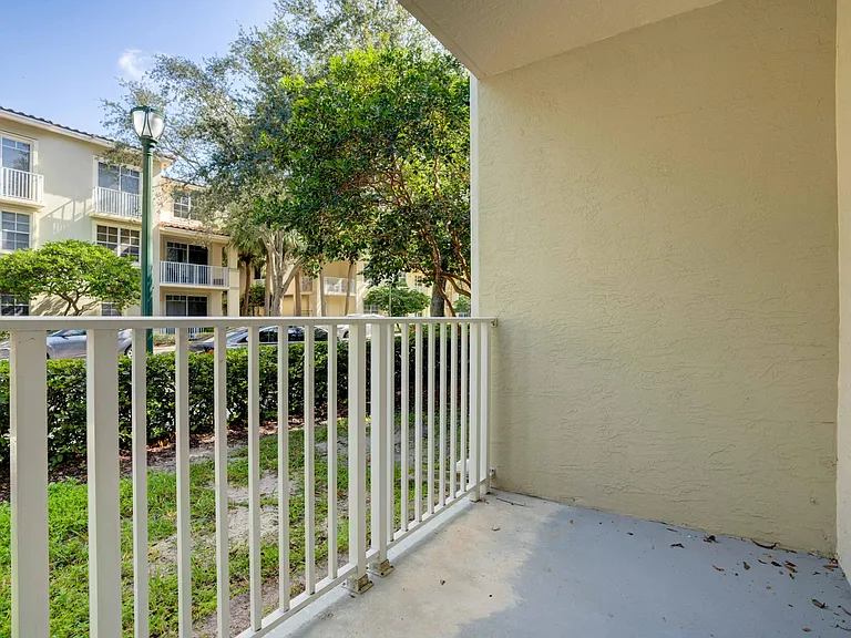1136 Town Center Dr #11 — Photo 19