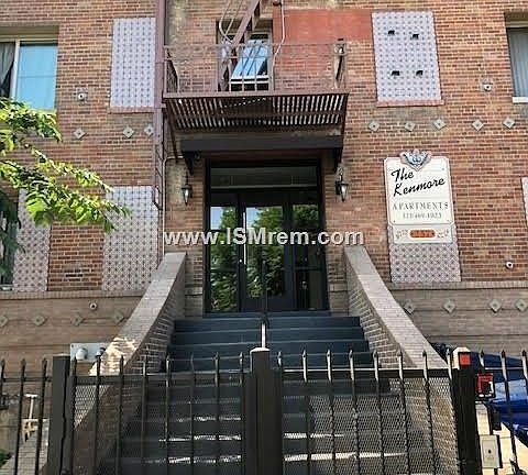 2nd image of 257 S Kenmore Ave APT 106