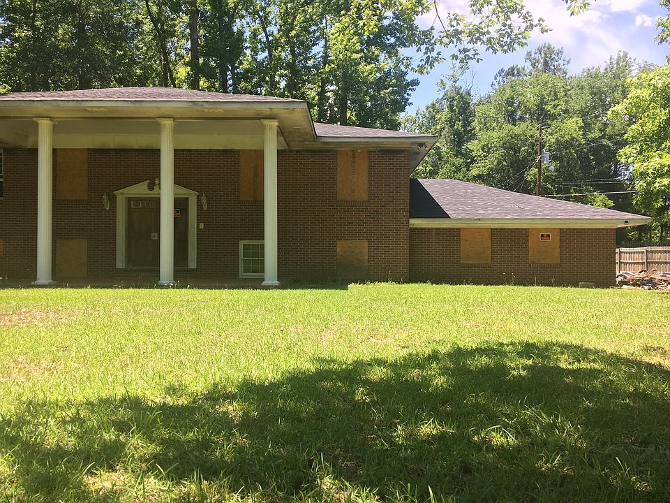 2nd image of 2075 Graham Rd