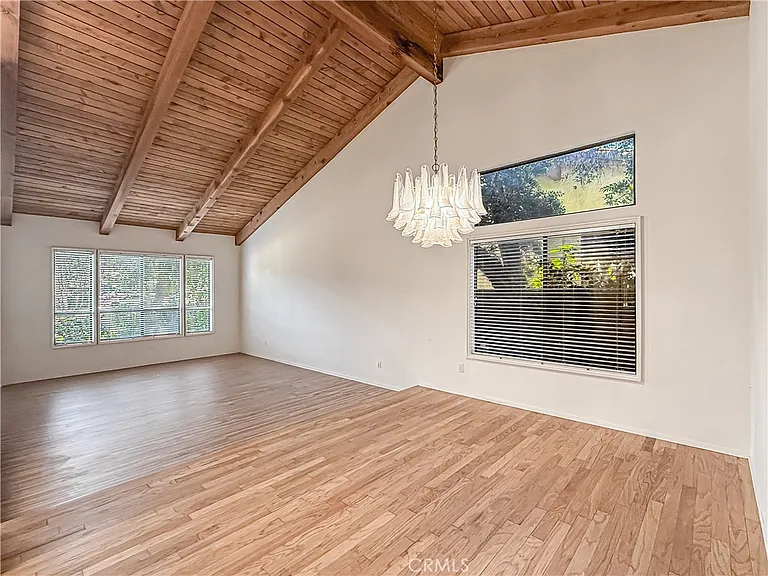 9201 Paso Robles Ave — Photo 12