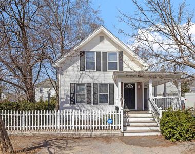 458 Lake Avenue, Manchester, NH, 03103