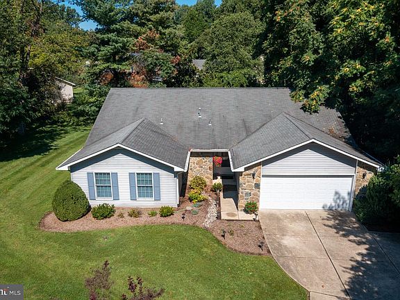 2nd image of 934 Mastline Dr