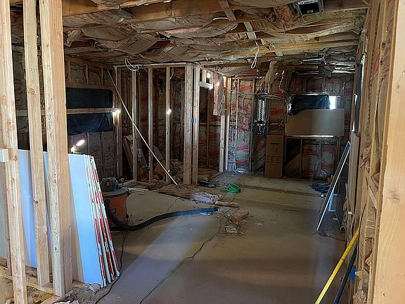 2nd image of 1521 N Michigan Ave