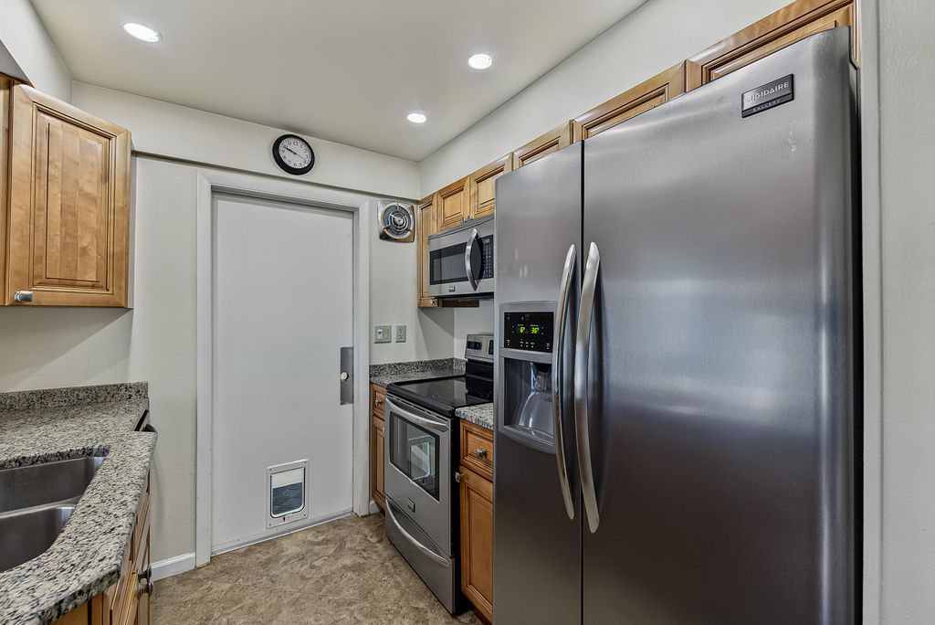 2581 E Golf Boulevard, photo 5