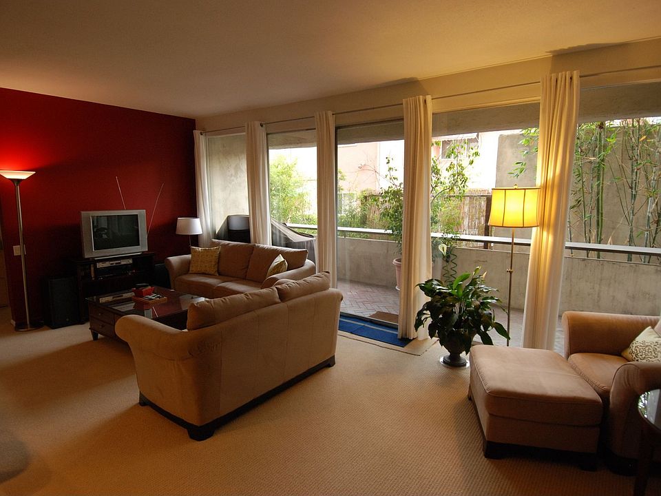 Living Room and Patio - Great for Year Round Entertaining!