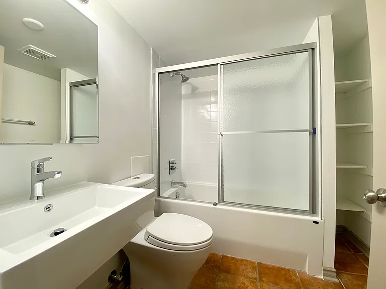 209 Madison Ave #5 — Photo 16