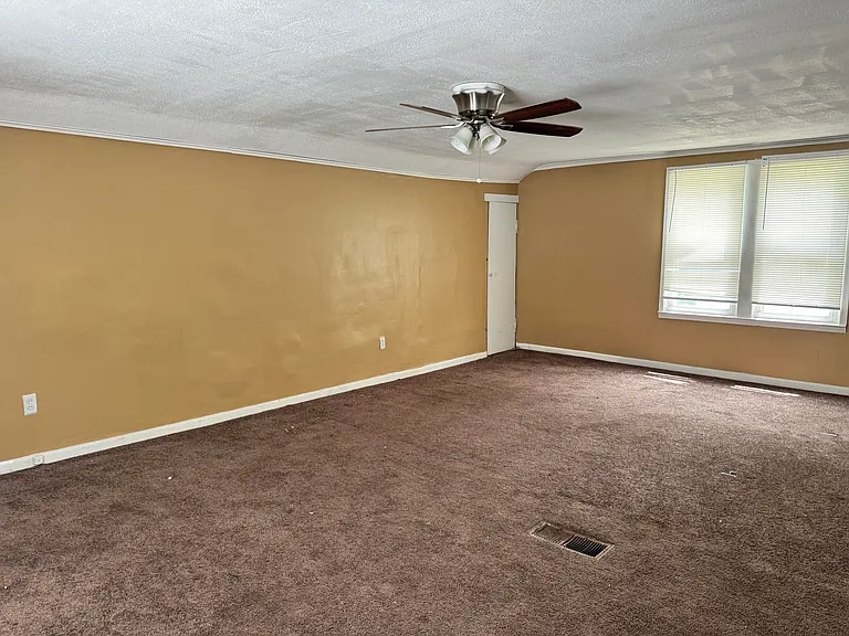 18940 Wormer Ave — Photo 10