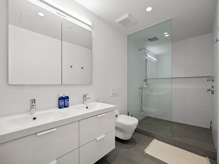 460 W 44th St #3 — Photo 15