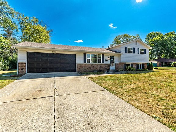 3rd image of 4892 Brittany Ct W