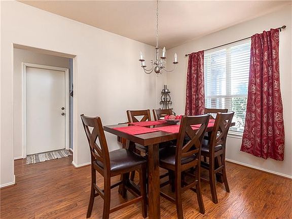 5th image of 1204 Hensley Dr