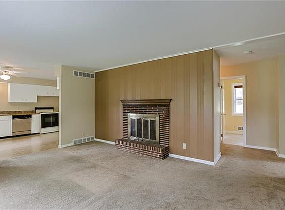 4th image of 6746 Sterling Ave
