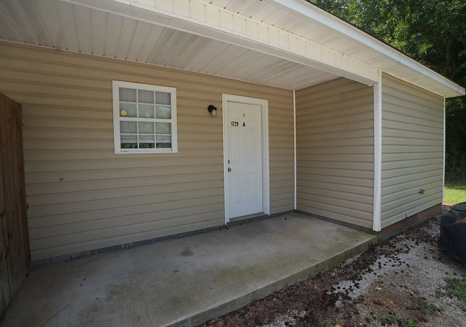1729 Louise Drive — Photo 1