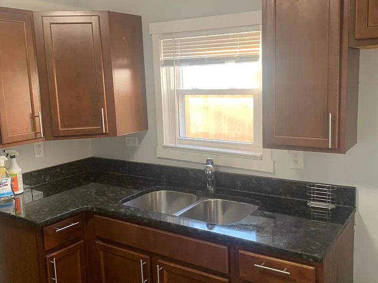 3440 Granton Ave — Photo 11