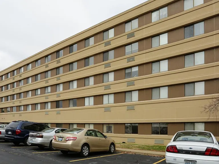 Pleasant Pointe - 55+ Senior Living — Photo 3