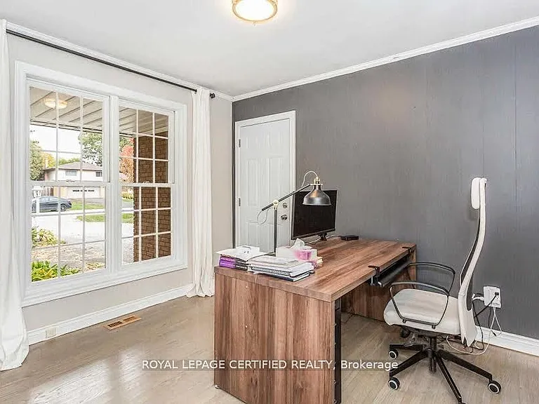 1466 Seagram Ave — Photo 13