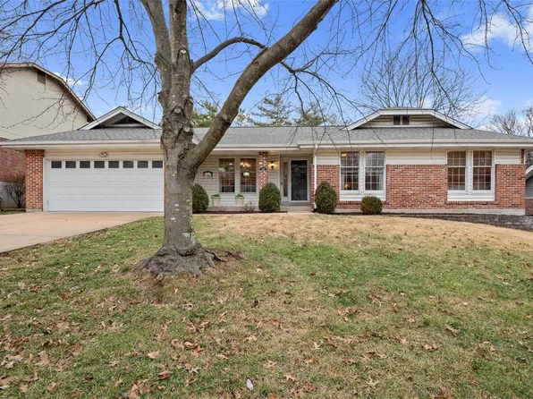 5331 Chapelford Ln, Saint Louis, MO 63119