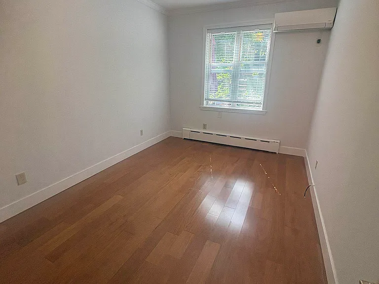 34-27 Crescent St #2 — Photo 30