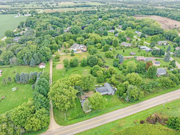 749 County Rd, Oregon, WI 53575