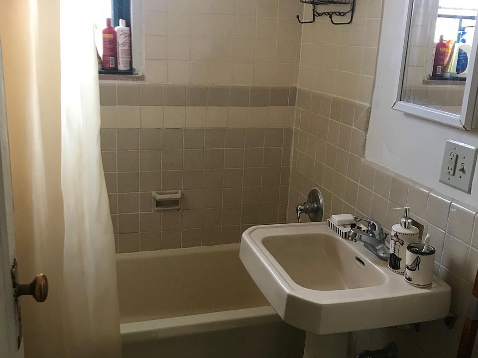 2nd image of 1589 Unionport Rd APT 1F