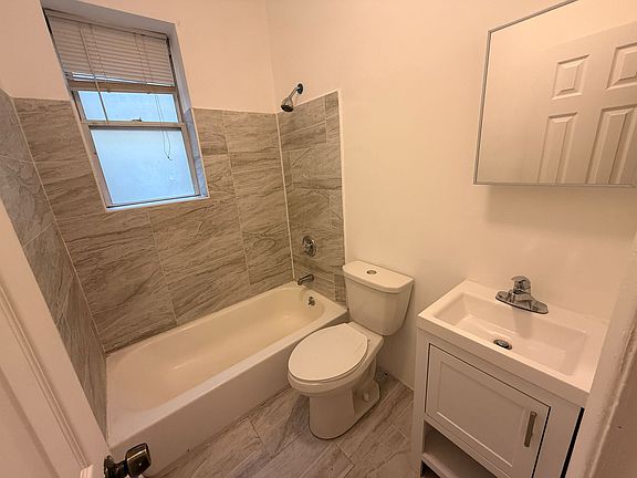 5th image of 211 Woodward St APT 7