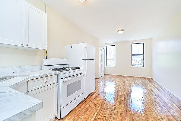 1st image of 691 10th Ave #11
