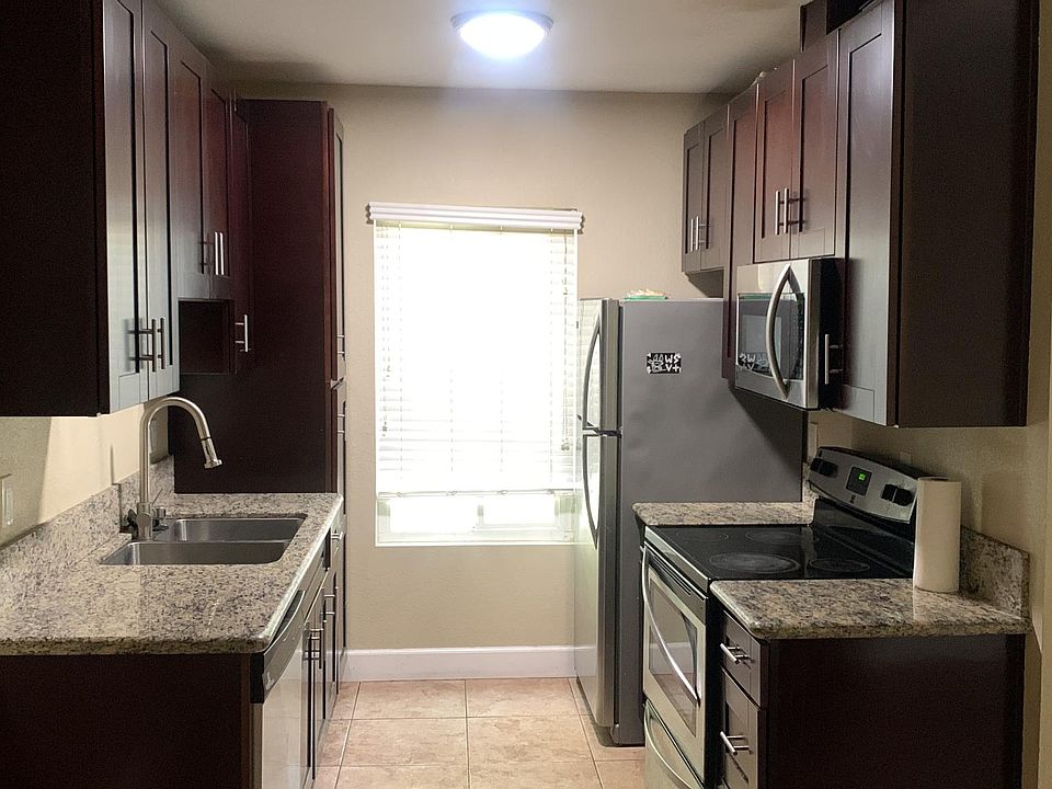 1st image of 222 S Lincoln Ave S #11