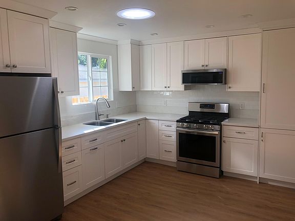 5th image of 865 N El Molino Ave
