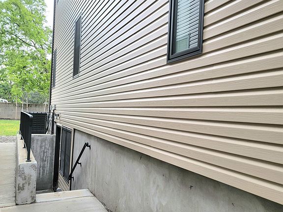 2nd image of 551 Rockaway St #2