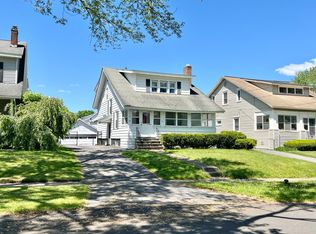 240 Homecroft Rd, Syracuse, NY 13206