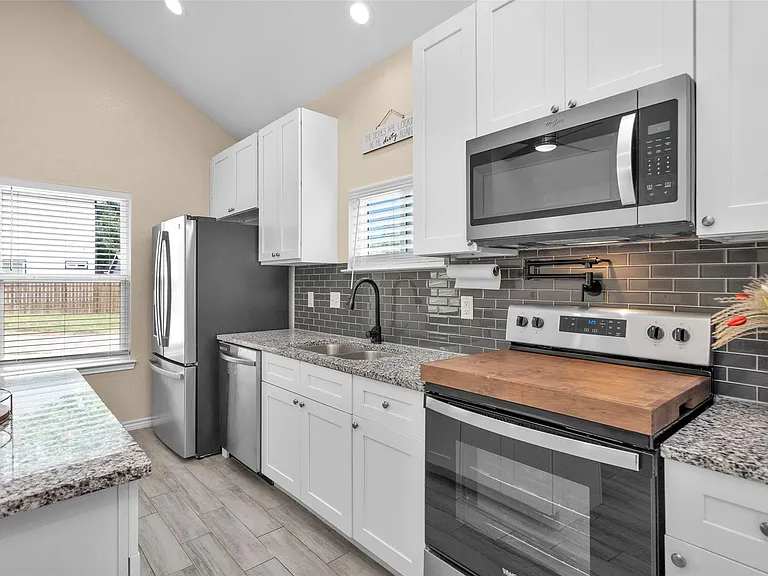 286 Westchase — Photo 10