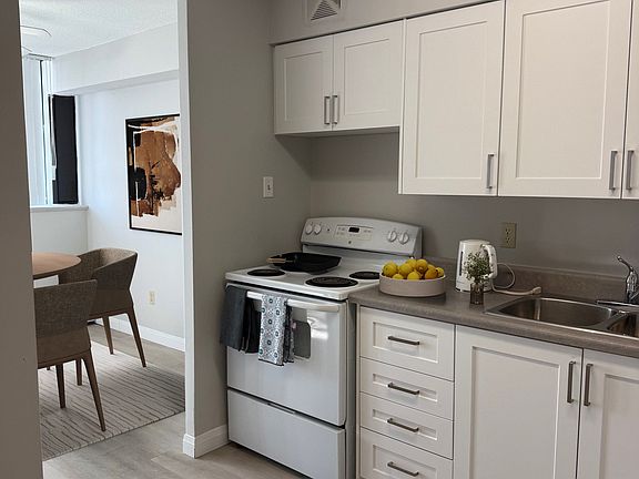 4th image of 935 Dundas St E #1231440