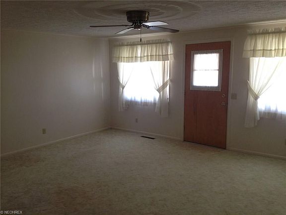 4th image of 1426 Roanoke Ave