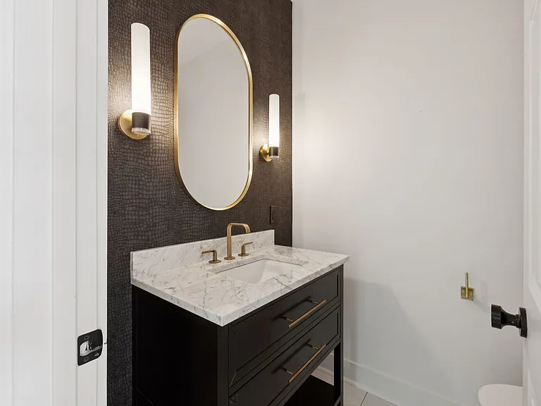 Powder room Flr1