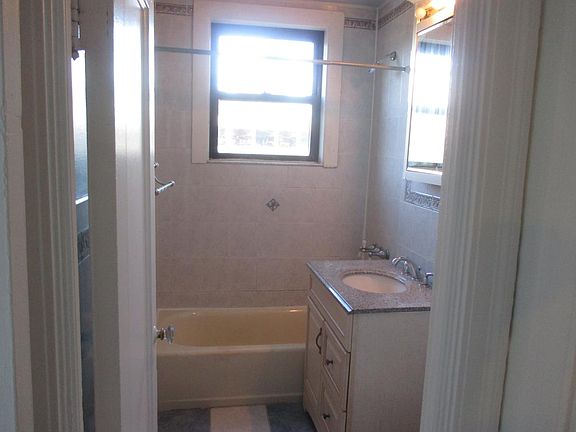 3rd image of 1 Greenridge Ave APT 5D