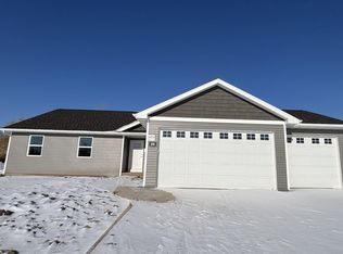 366 Brooke Dr, Omro, WI 54963