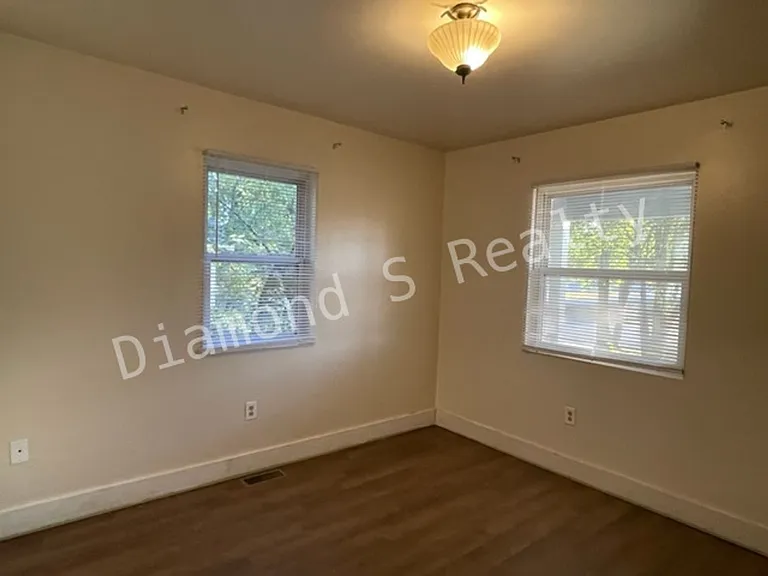 1301 N Fremont Ave — Photo 9