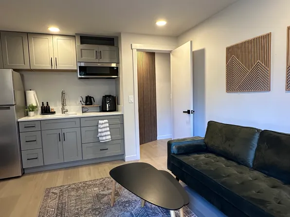 2072 NE Veronica Ln, Bend, OR 97701