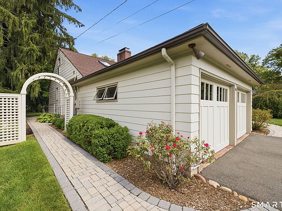 2nd image of 30 West Ridge Drive