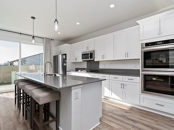 4th image of 775 Knowledge St