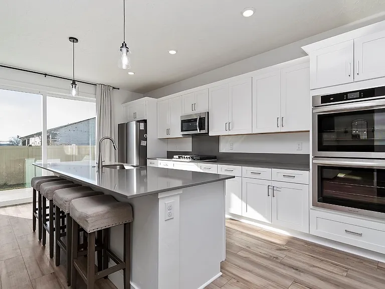 775 Knowledge St — Photo 4
