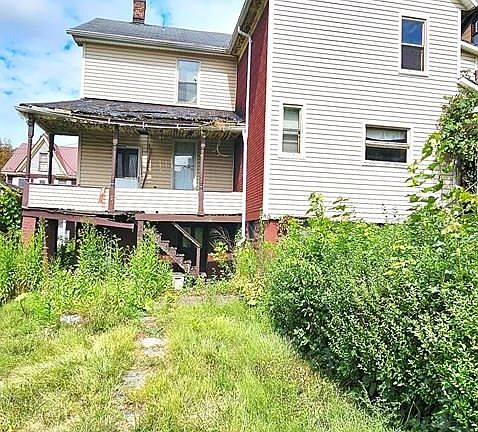3rd image of 140-142 Chapin St